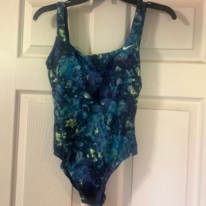 Womens small Nike bathing suit.  Never used new with tags
